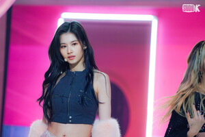 240222 - KBS Kpop Twitter Update with SANA - 'SET ME FREE' Music Bank Behind Photo