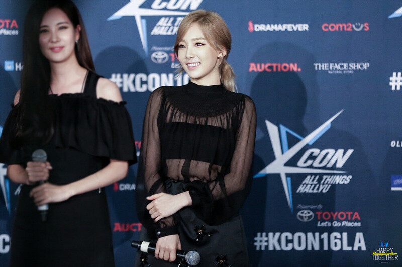 160731 Girls' Generation Taeyeon at KCON in LA documents 1