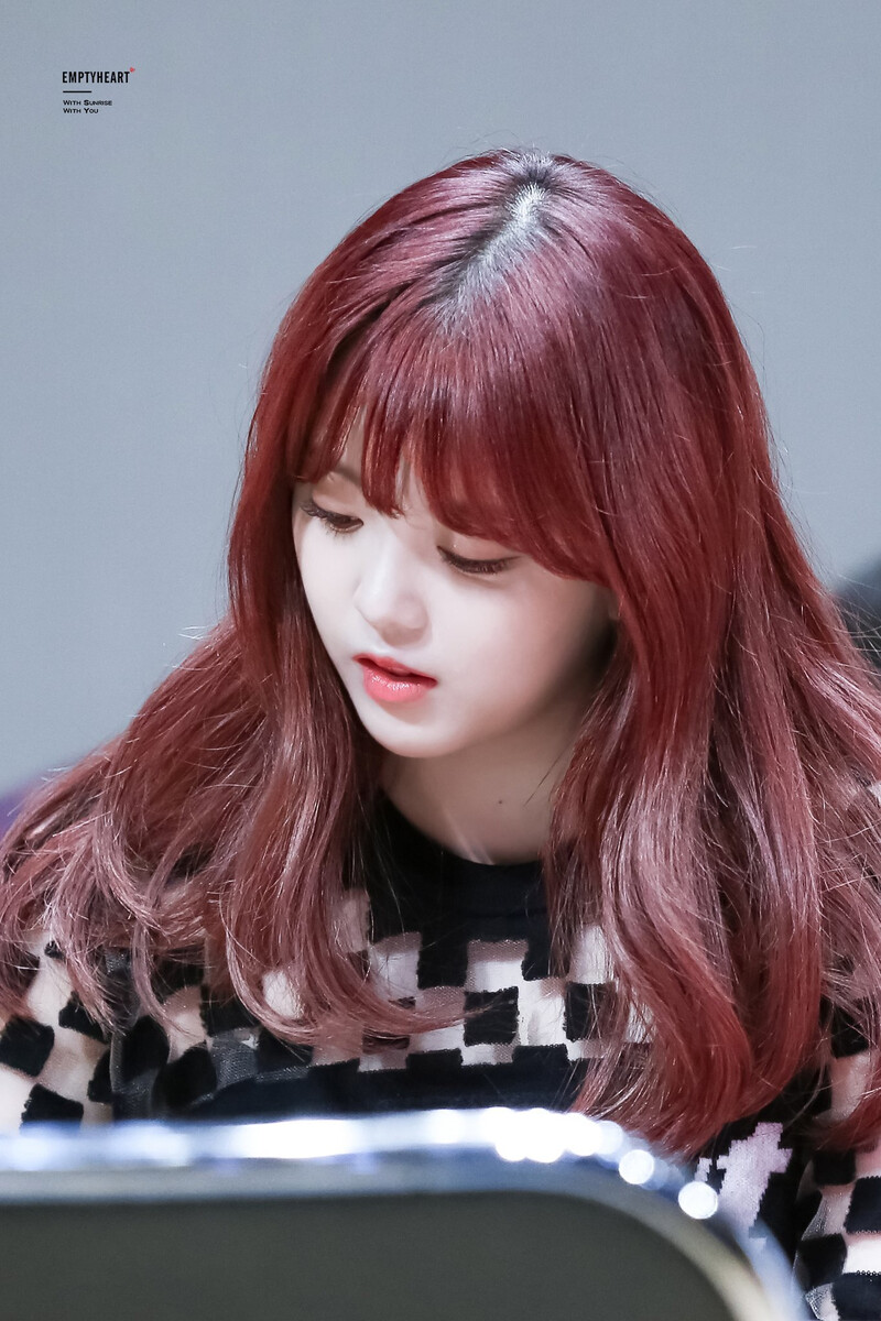 170916 Weki Meki Suyeon at 'WEME' Ilsan fansign documents 5