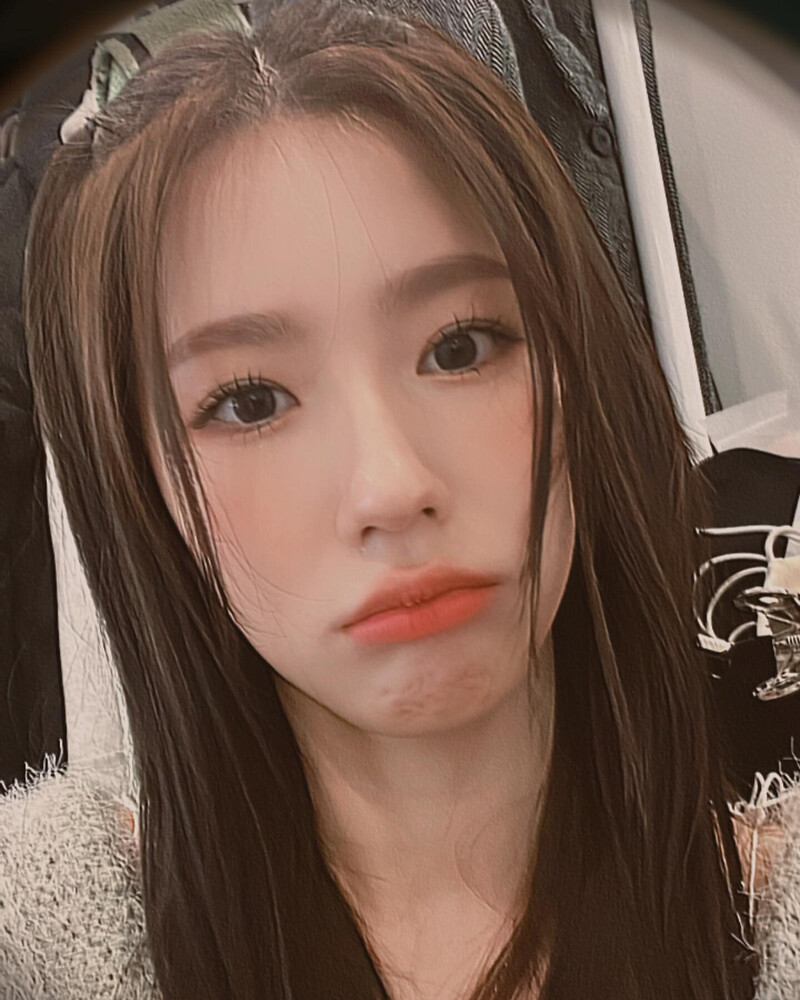 220305 (G)I-DLE Miyeon Instagram Update documents 7