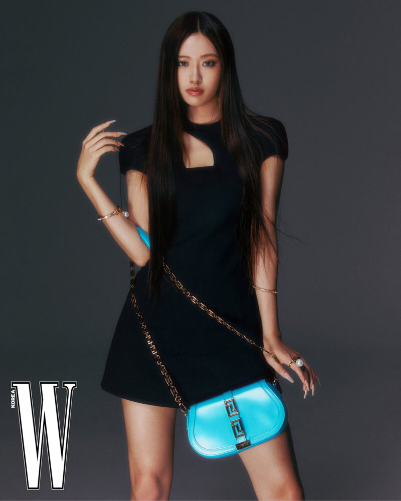 220819 IVE Yujin for W Korea x Versace 2022 FW Collection documents 5