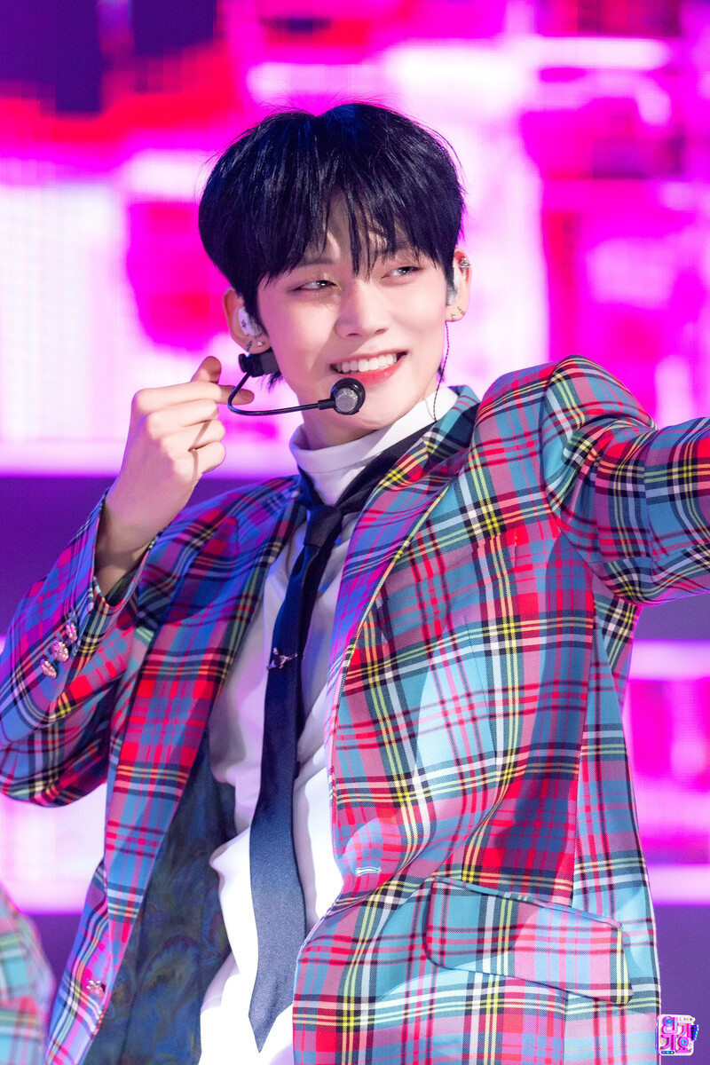 231029 TXT Yeonjun - 'Chasing That Feeling' at Inkigayo documents 1