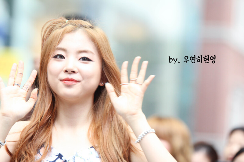 140807 Ladies' Code Zuny at Myeongdong Guerrilla Concert documents 2