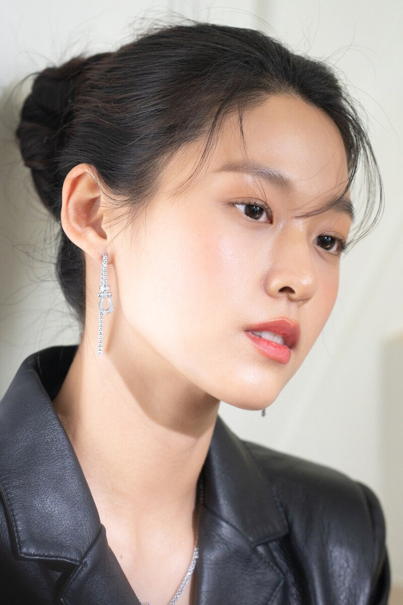 220602 FNC Naver - AOA Seolhyun - Allure Magazine Photoshoot Behind documents 6