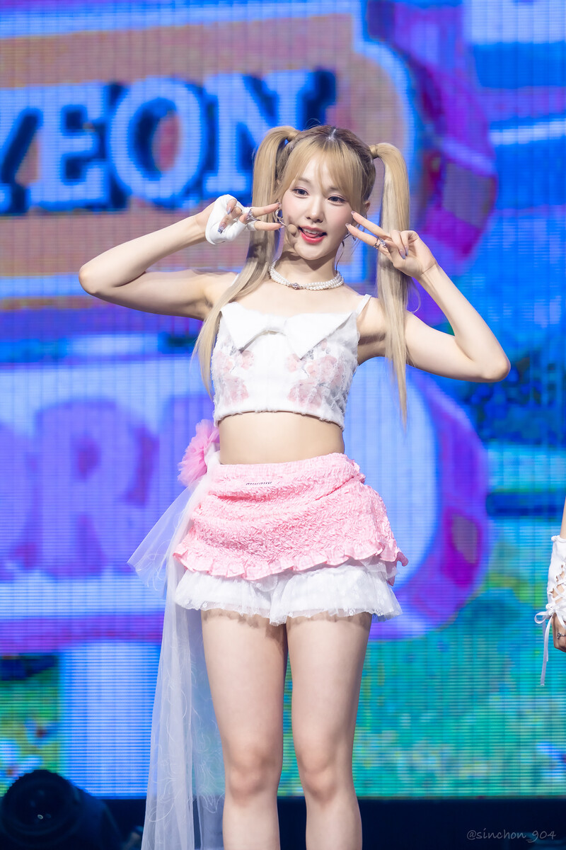 240727 WOOAH - NANA - at Japan 1st Concert 'WOOAH-LAND in Japan' documents 22