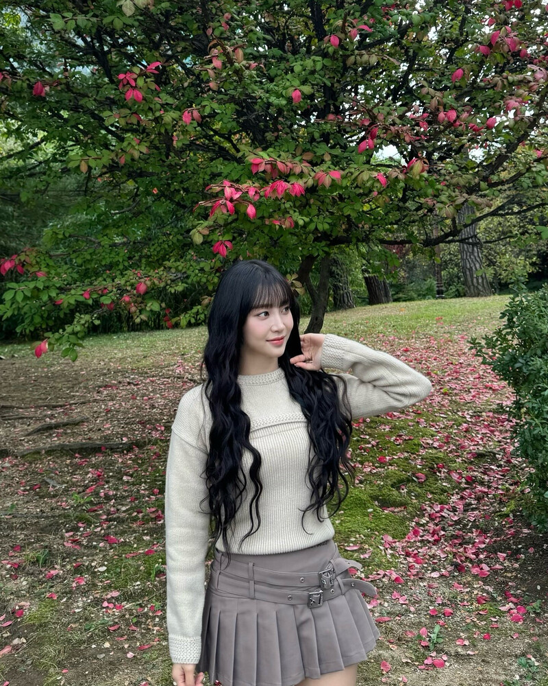 241019 STAYC Sumin Instagram Update documents 3