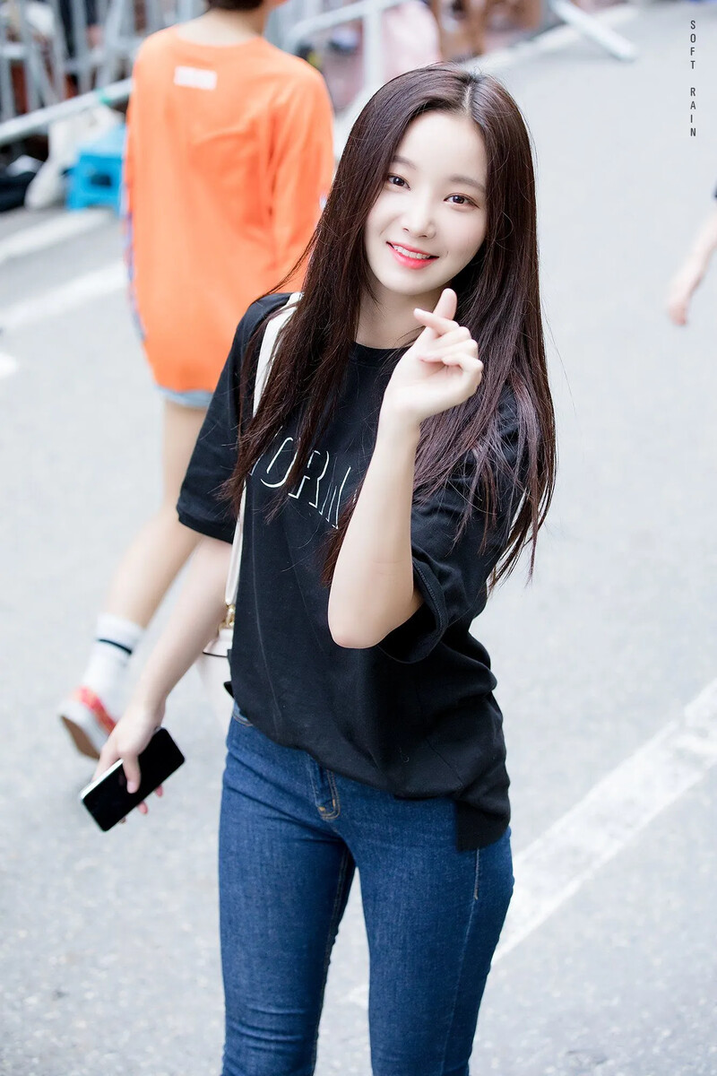 Yeonwoo649.jpg