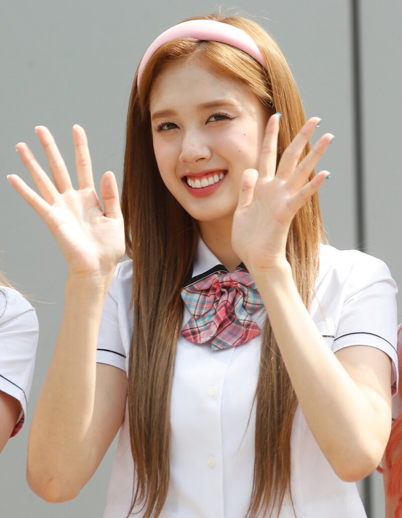 230720 STAYC J - 'Knowing Bros' Commute documents 1