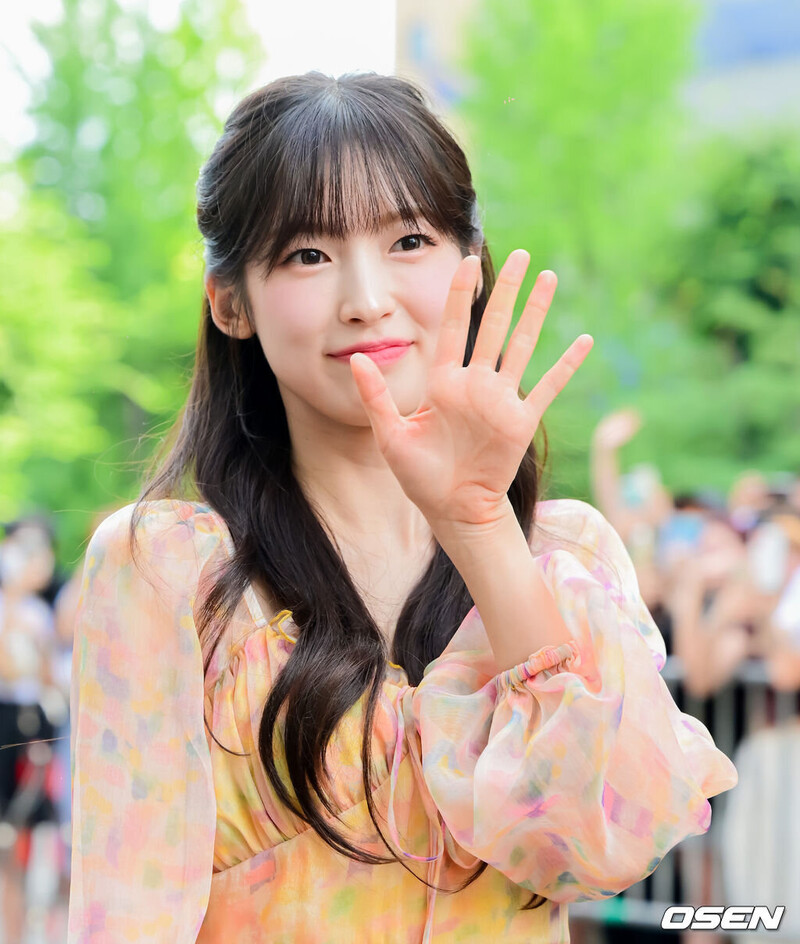 230804 Oh My Girl Arin at KBS Building for Music Bank Rehearsals documents 2