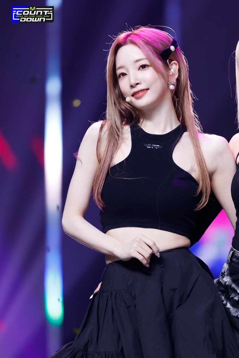 230921 EL7Z UP Yeonhee - 'Cheeky' at M Countdown documents 1