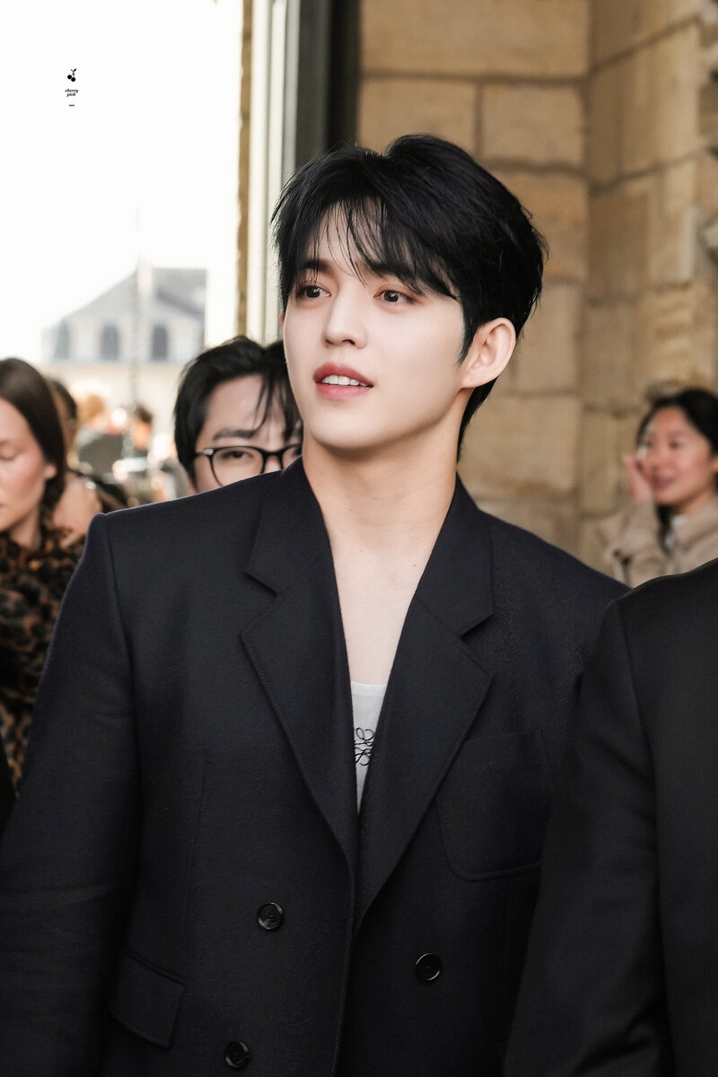 240927 SEVENTEEN S.Coups - LOEWE Paris Fashion Week documents 16