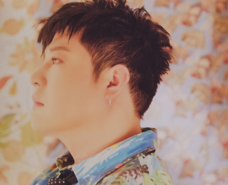 [SCANS] SUPER JUNIOR - The 9th Album [Time_Slip] Shindong ver. documents 3