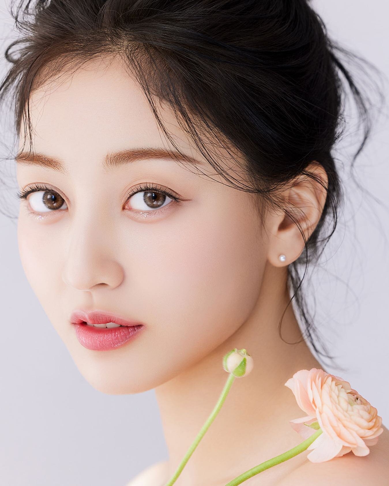 SK on X: Jihyo x MILK TOUCH #TWICE #트와이스 @JYPETWICE