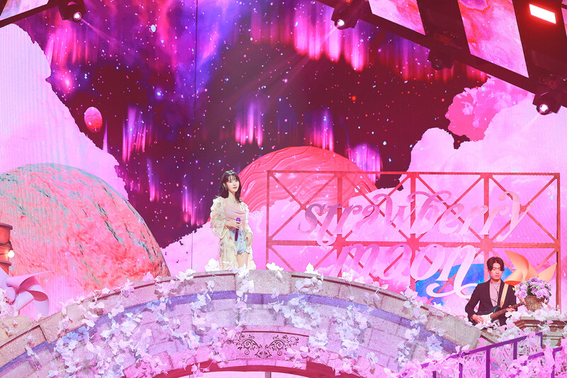 211204 IU at 2021 Melon Music Awards documents 14