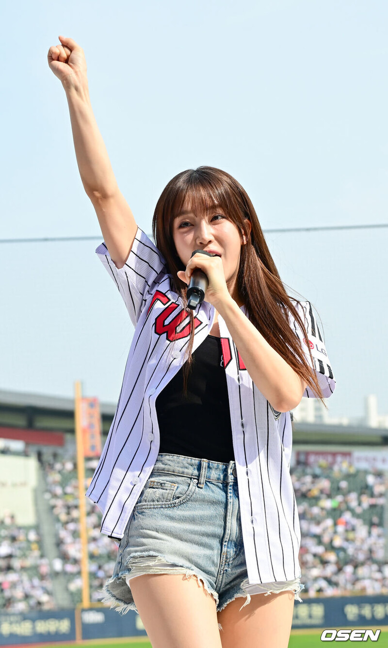 240504 STAYC Sumin - 2024 Shinhan Bank SOL KBO League in Jamsil Stadium documents 2