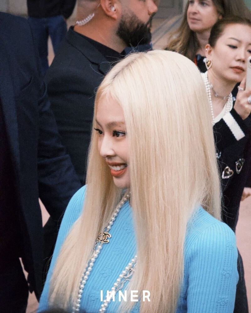 241001 Jennie - CHANEL ss25 Show at Paris Fashion Week documents 4