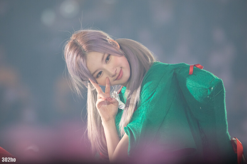 211226 - TWICE 4TH World Tour - Sana documents 11