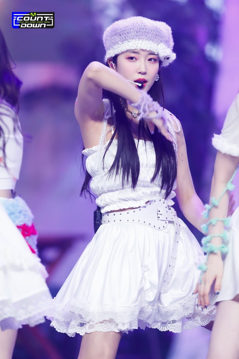 220721 STAYC Sumin 'BEAUTIFUL MONSTER' at M Countdown documents 2