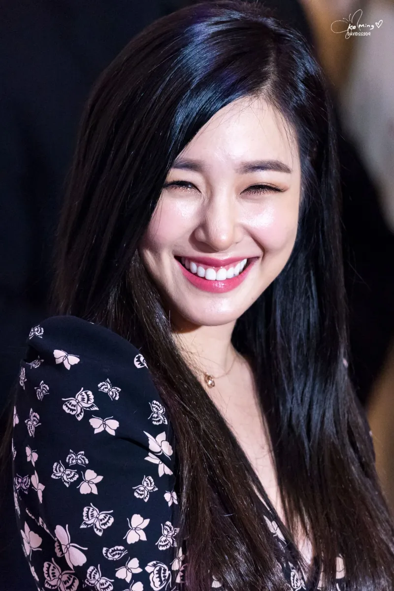 Tiffany1768.jpg