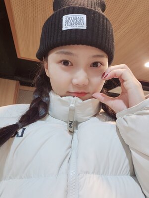 230105 OH MY GIRL Twitter Update - Hyojung