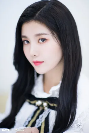 IZ*ONE - Kwon Eunbi 1st Mini Album "COLOR*IZ" Jacket shooting by Naver x Dispatch