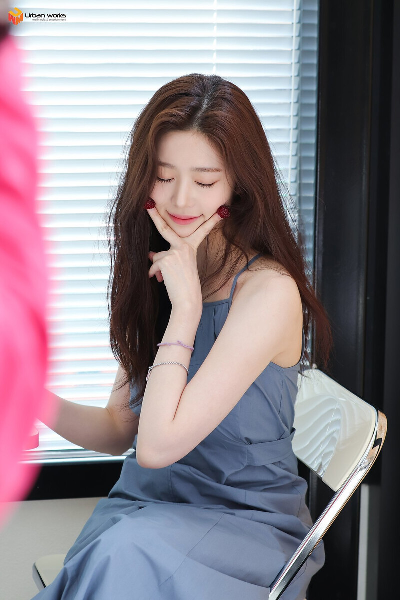 Kim Minju - Behind the Scenes for 'Citybreeze 2022 Hot Summer Season Collection' documents 10