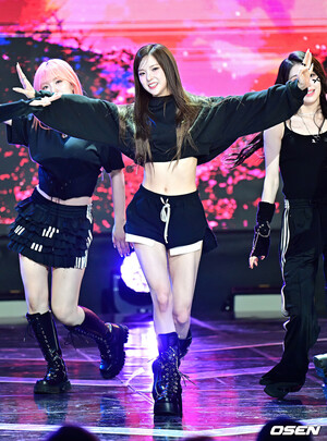 241112 Kep1er Yujin - 'TIPI-TAP' at The Show