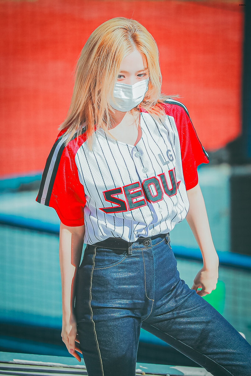 210530 ITZY Ryujin - LG Twins Baseball Game documents 6