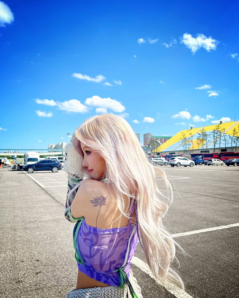 210705 (G)I-DLE Soyeon Instagram update documents 4