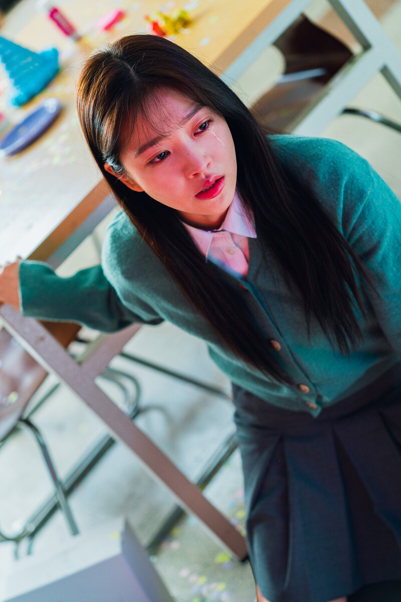 210902 Red Velvet Yeri "Blue Birthday" Shooting Behind the Scenes | Naver Update documents 7