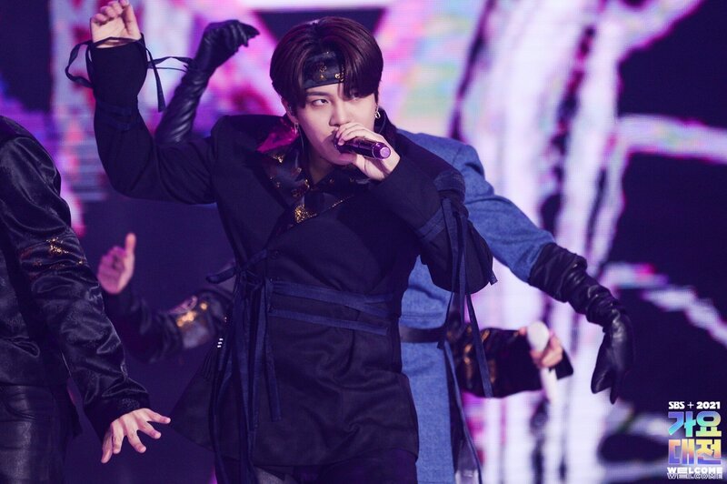 211225 - Ateez The Real Performance at 2021 SBS Gayo Daejeon Behind Photos documents 15