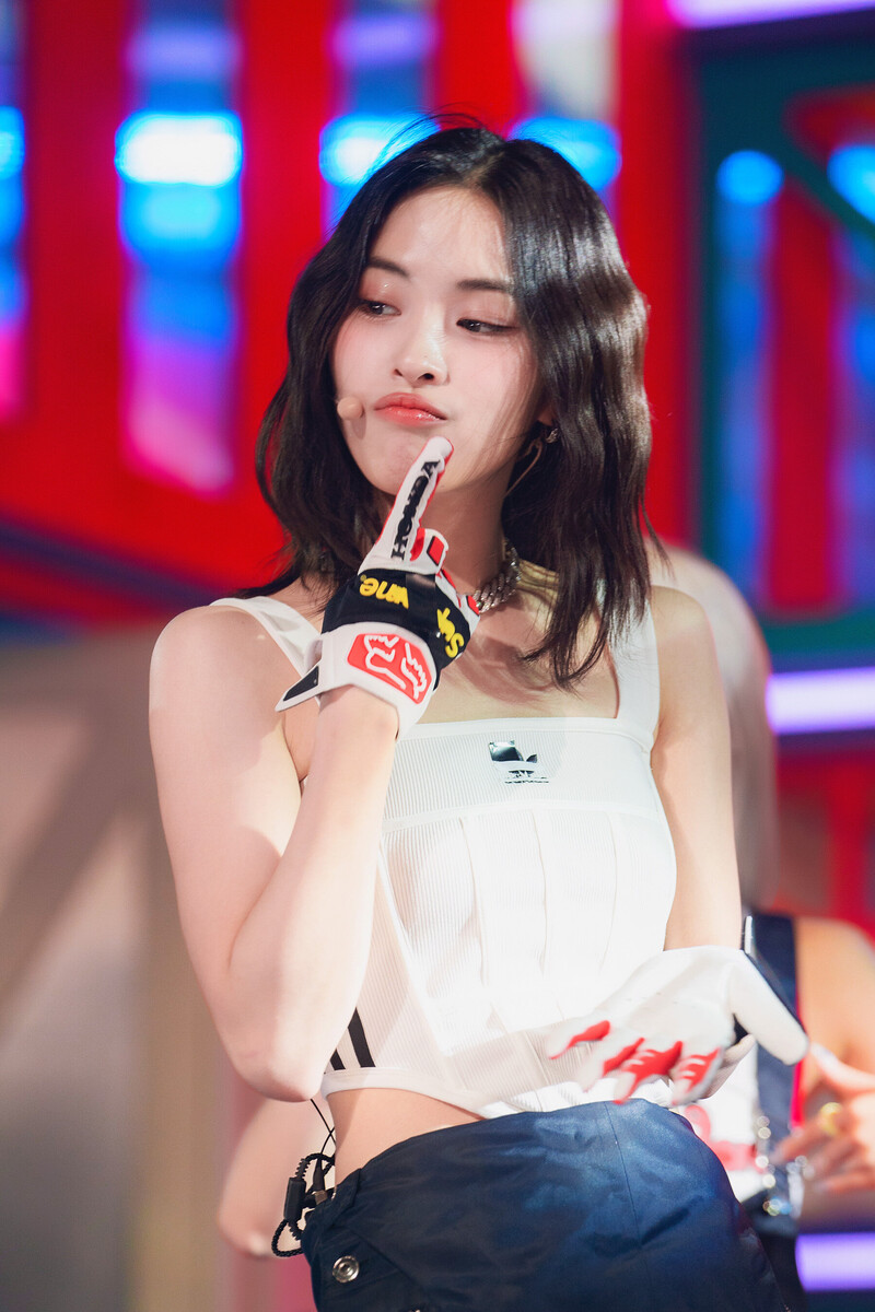 230806 ITZY Ryujin - ‘CAKE’ at Inkigayo documents 4