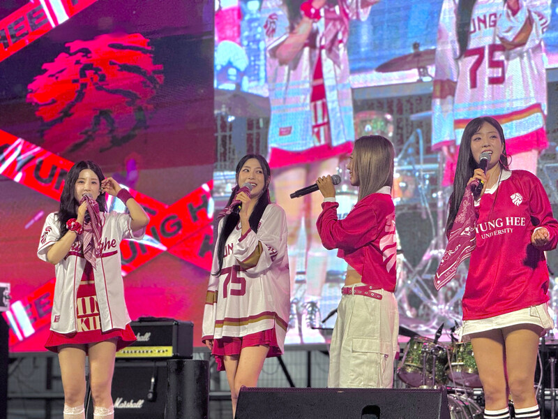 240926 APINK - at 'Kyung Hee University' Festival documents 9