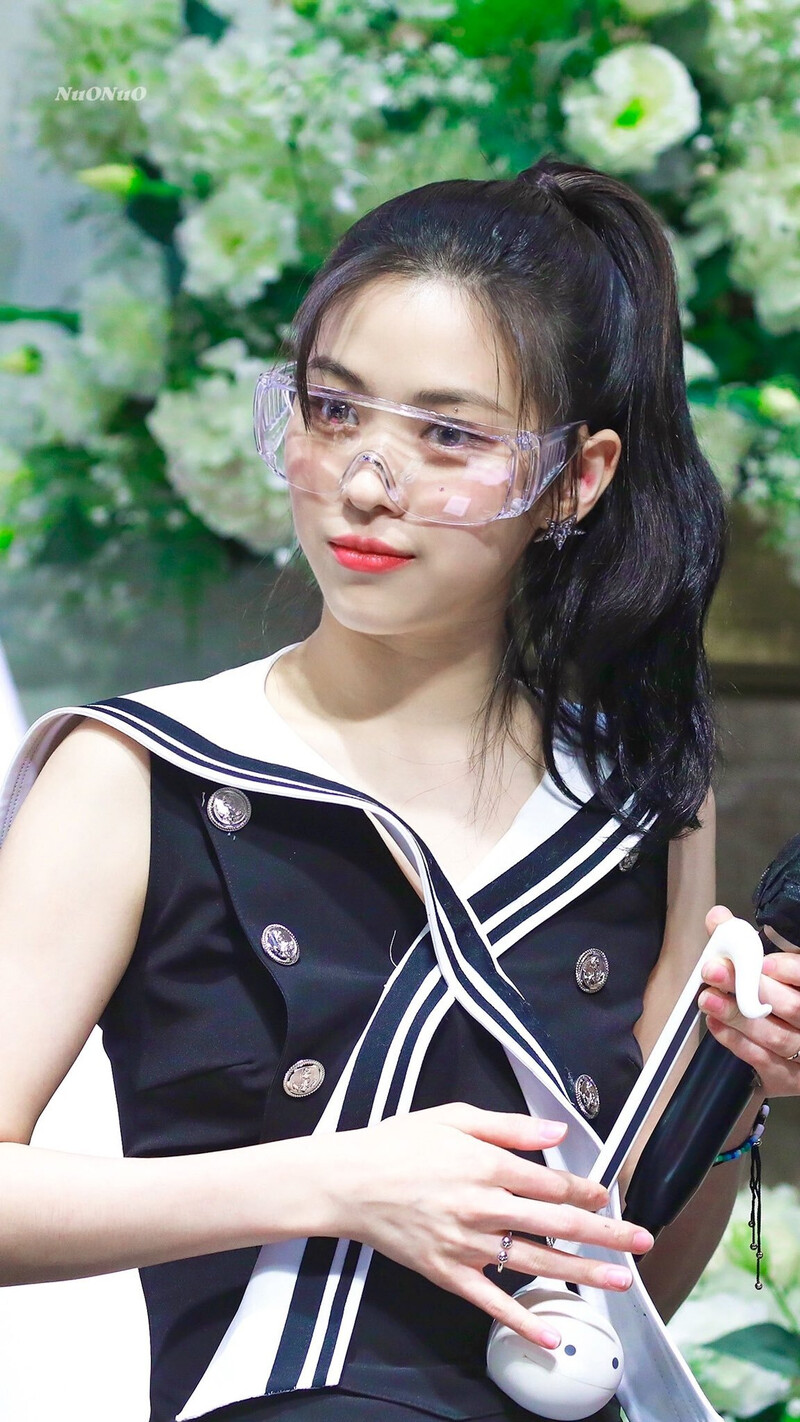 220731 ITZY Ryujin - Withmuu Fansign documents 1