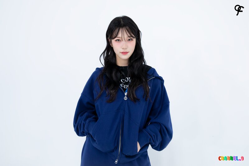 221019 fromis_9 Weverse - <CHANNEL_9> EP39-45 Behind Photo Sketch documents 5