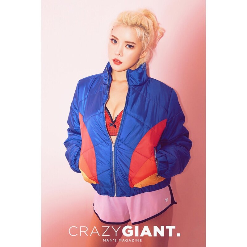 LAYSHA's Chaejin and Goeun for Crazy Giant Magazine January 2019 issue documents 1