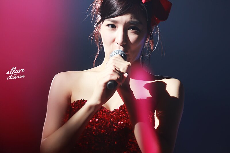 130720-130721 Girls' Generation Tiffany at Girls & Peace in Taiwan documents 7