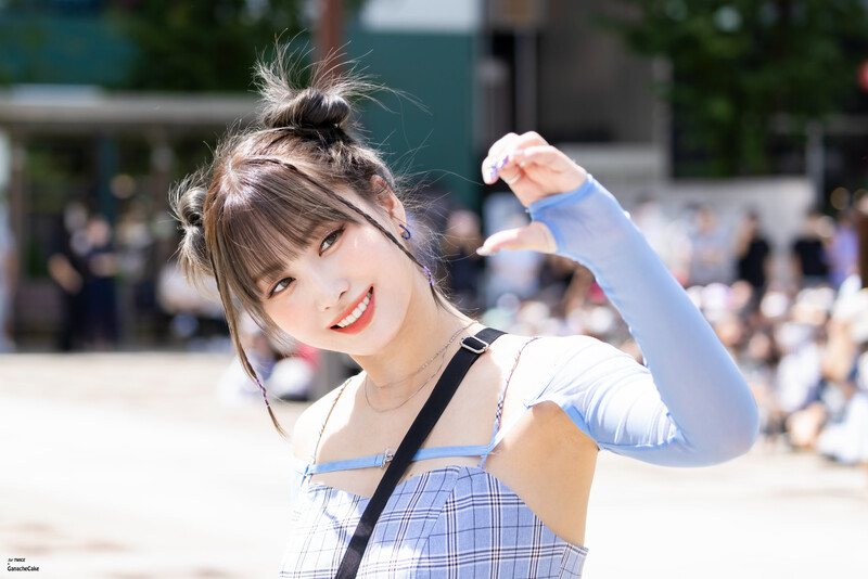 220903 TWICE Momo - Mini Fan Meeting documents 4