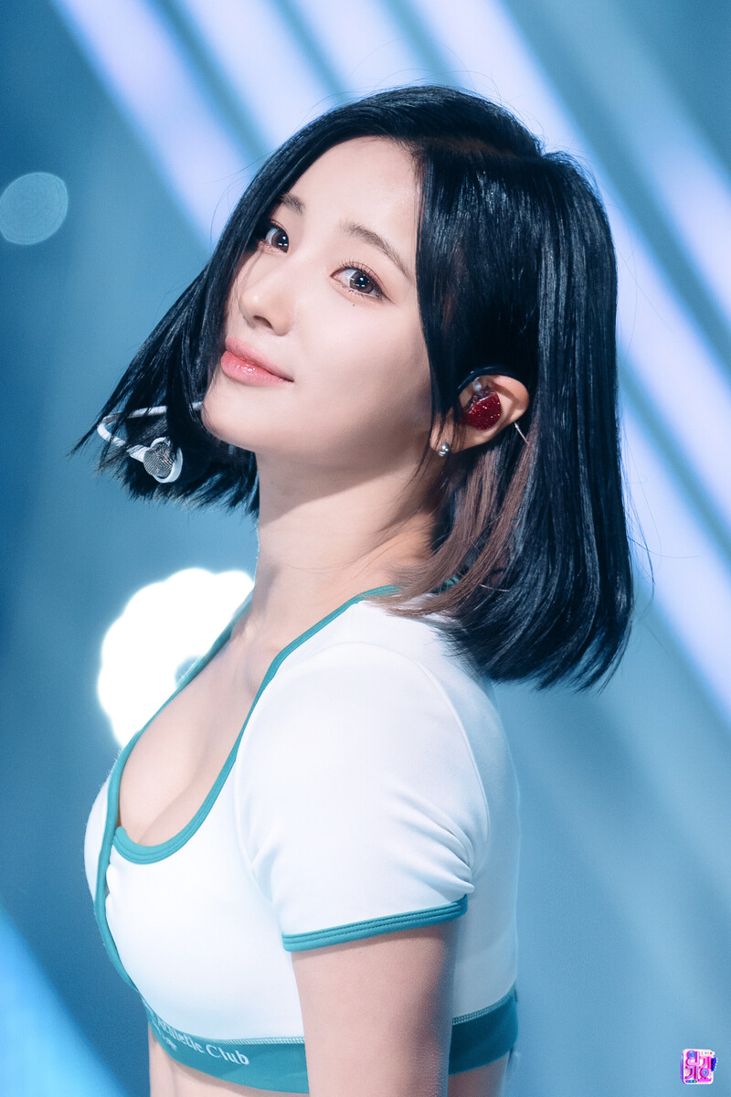 221106 ALICE - ‘Dance On’ at Inkigayo documents 1