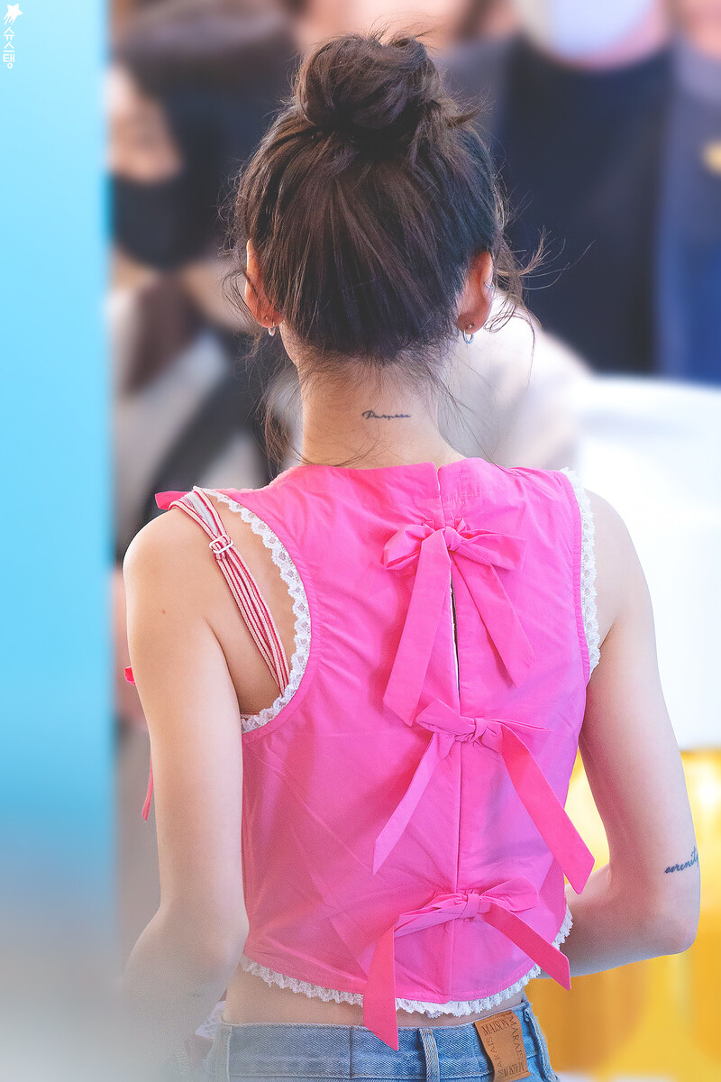 230330 Taeyeon - Benefit Pop-up Store Event documents 6