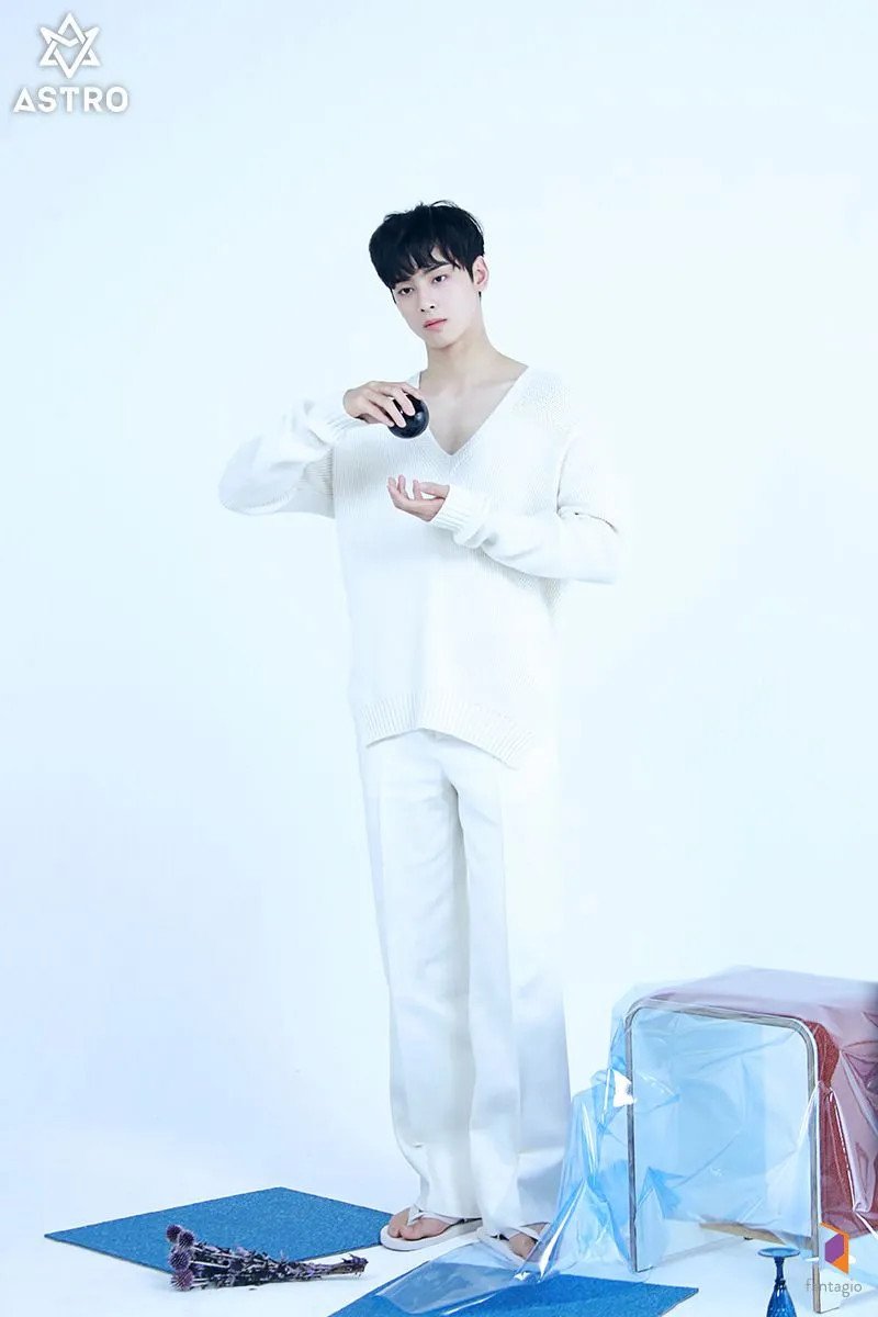 Cha Eunwoo × Louis Vuitton for WKorea - Behind the scenes 😍😍😍😍😍 - -  The photo shoot of Cha Eun-woo wearing the Louis Vuitton 2021 . He's so  pretty 😍💜, By Cha Eun Woo - AST