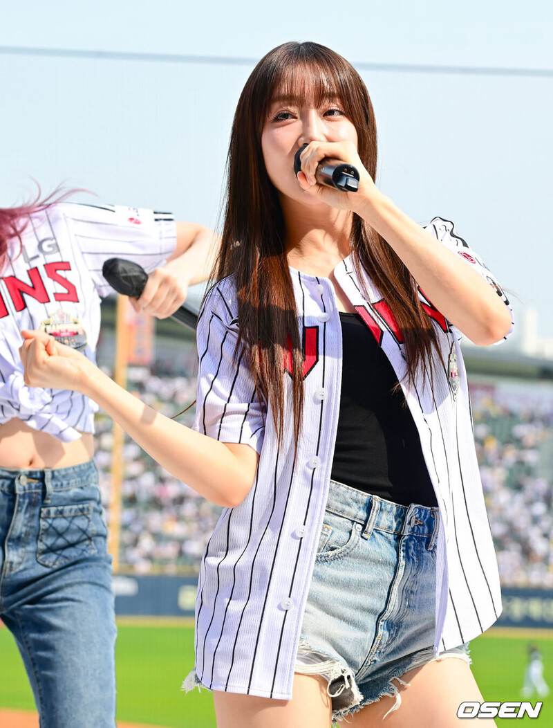 240504 STAYC Sumin - 2024 Shinhan Bank SOL KBO League in Jamsil Stadium documents 1