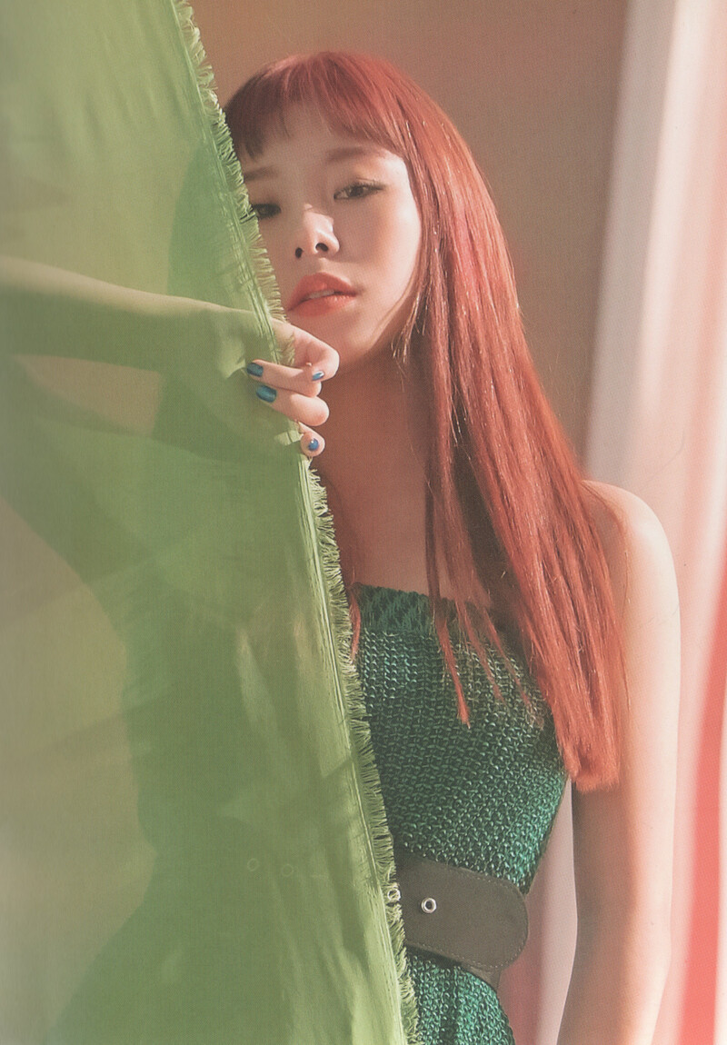 MAMAMOO 7th Mini Album 'Red Moon' [SCANS] documents 3