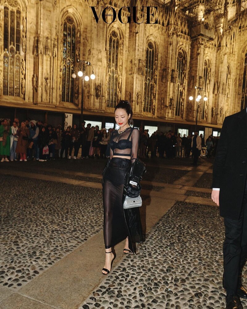 Son Naeun for Vogue Korea x 2023 F/W Dolce & Gabbana Fashion Show documents 2