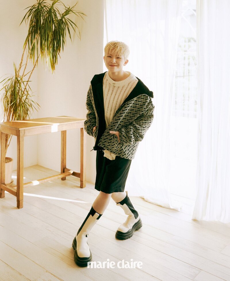 WOOZI for MARIE CLARIE Korea January Issue 2022 documents 3