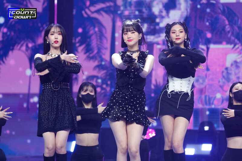 220217 VIVIZ - 'BOP BOP!' + Encore Stage at M Countdown documents 4