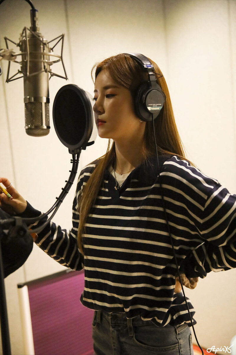 220420 IST Naver post - APINK 'I want you to be happy' recording behind documents 28
