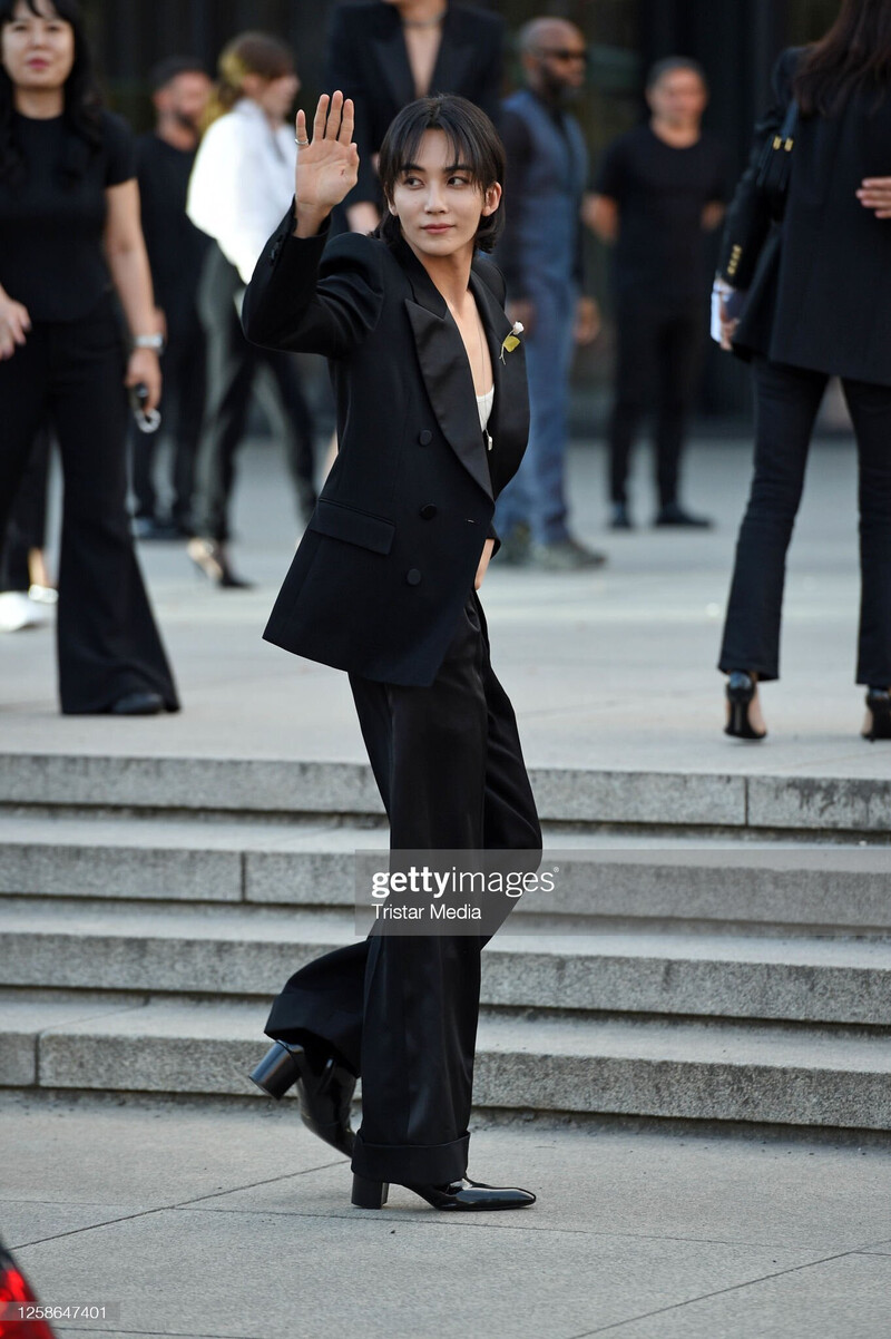 230613 SEVENTEEN Jeonghan at YSL MEN’S SUMMER 24 SHOW documents 15