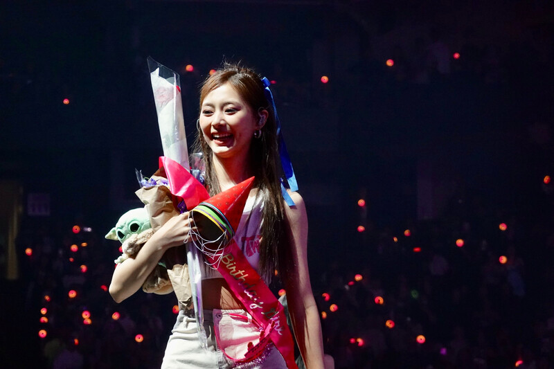 230613 TWICE Tzuyu - ‘READY TO BE’ World Tour in Oakland Day 2 documents 1