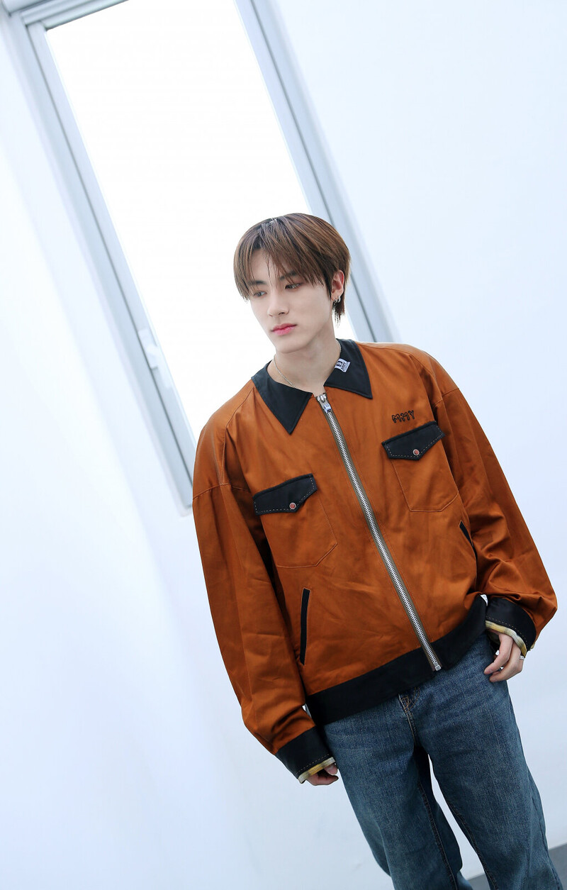 240319 The Boyz Eric - Star News Interview Photo documents 8